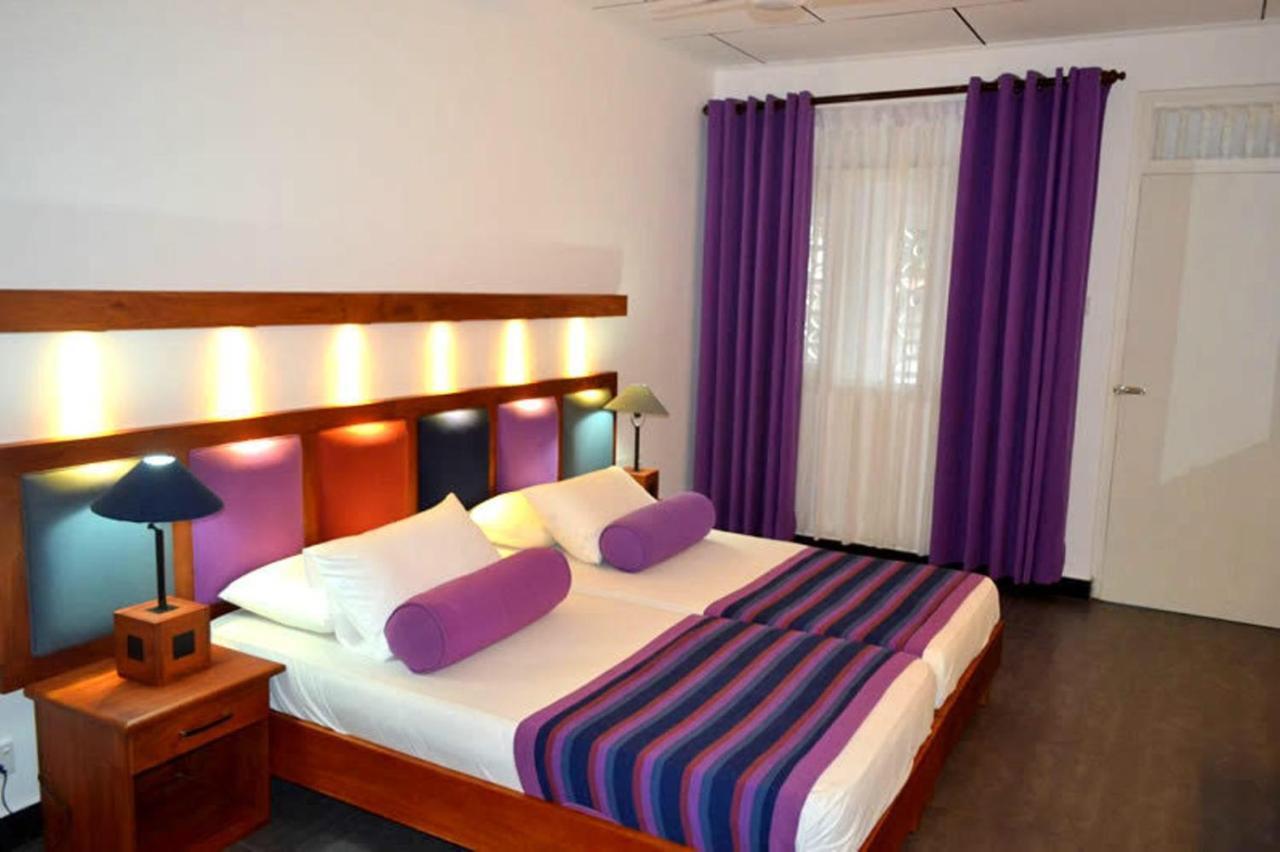 Star Beach Guest House Negombo Exteriör bild