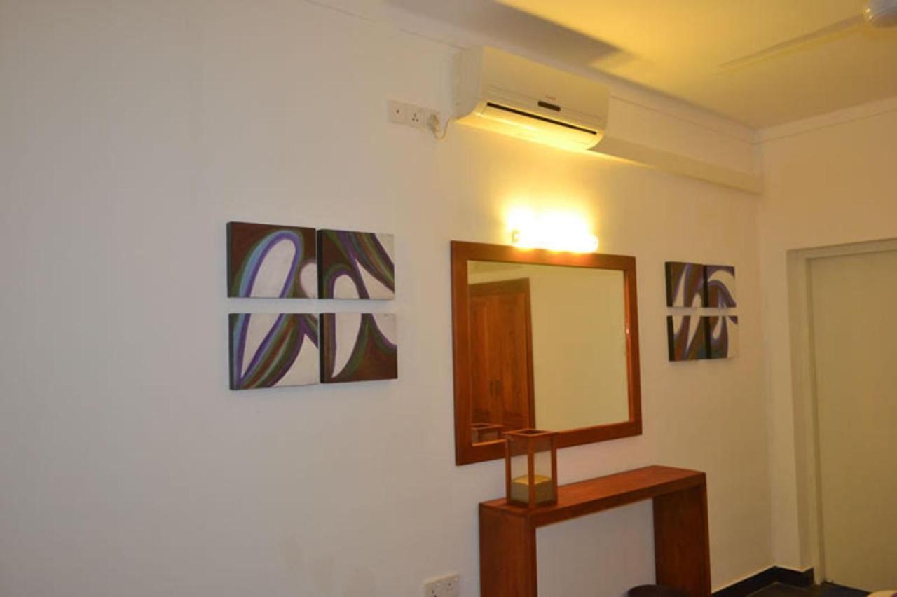 Star Beach Guest House Negombo Exteriör bild