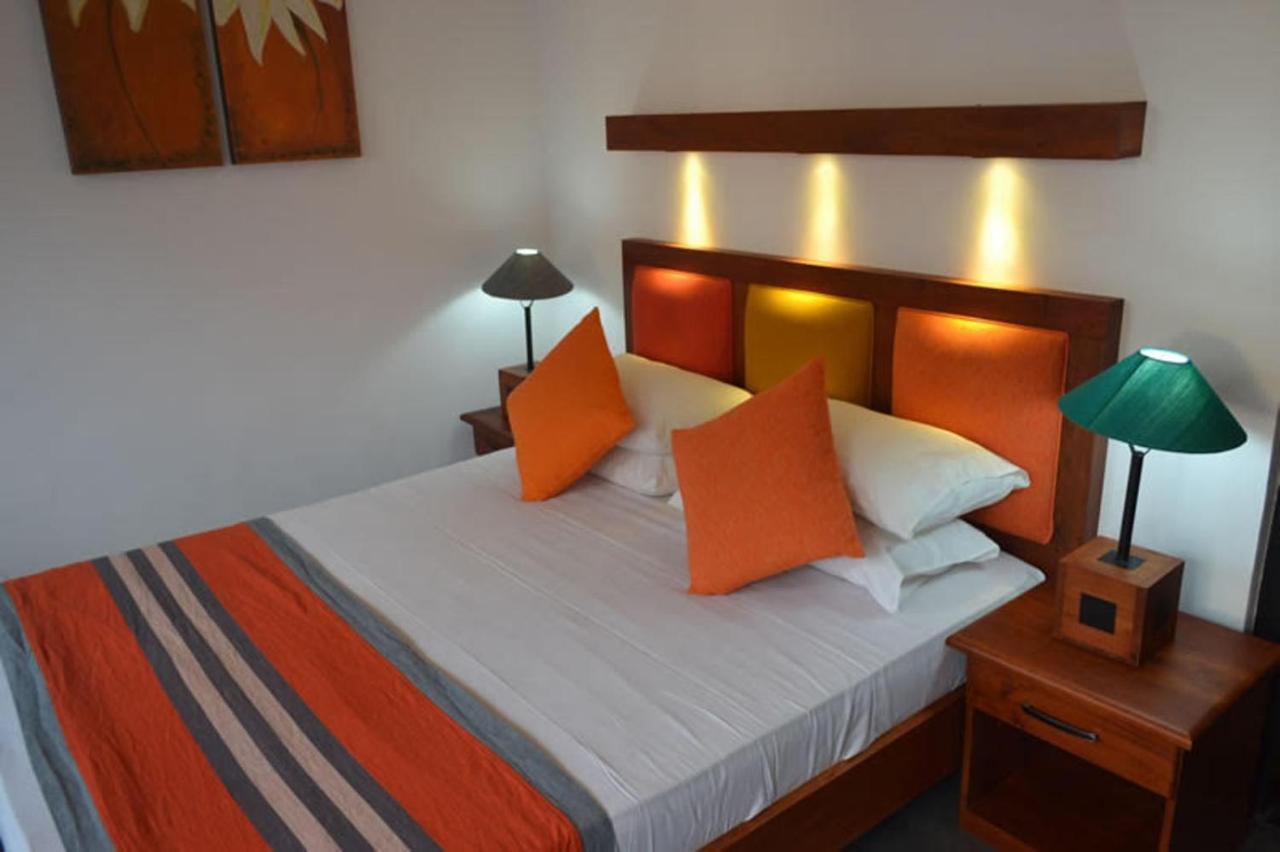 Star Beach Guest House Negombo Exteriör bild